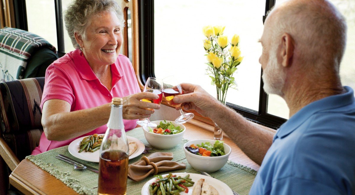 Alimentación para envejecimiento activo y saludable • Bidea Salvaescaleras  | Sillas Salvaescaleras Gipuzkoa