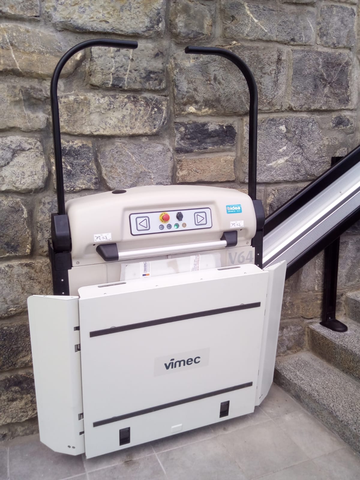 Plataforma salvaescaleras V64