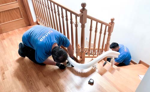 en bidea instalamos tu silla salvaescaleras
