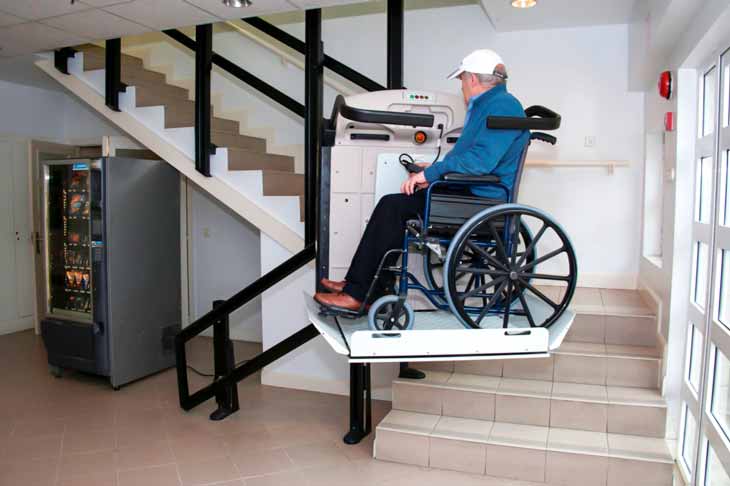 ¿Cuál es la capacidad de carga de los diferentes tipos de salva escaleras?