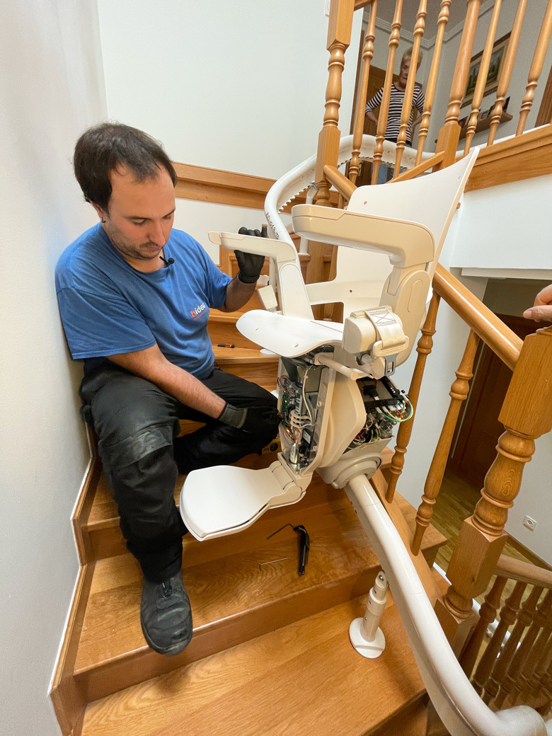 Mantenimiento de escaleras con Bidea