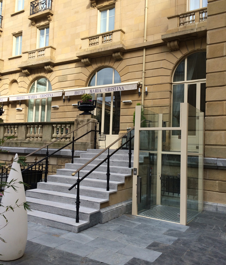 Plataforma salvaescaleras A28